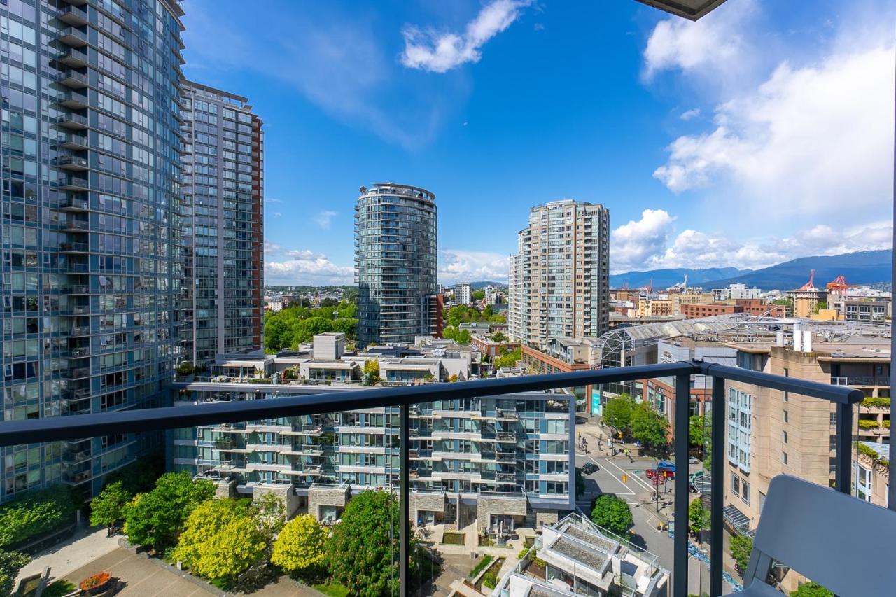 Stunning 2 Bedroom Condo With Downtown Views!!! 밴쿠버 외부 사진